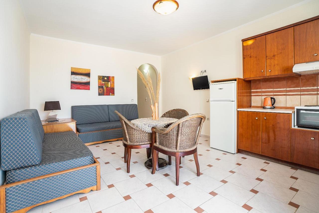 Livadia Beach Suite Exterior photo