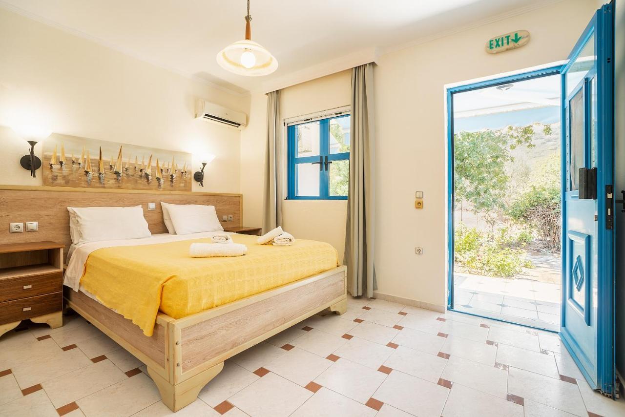 Livadia Beach Suite Exterior photo